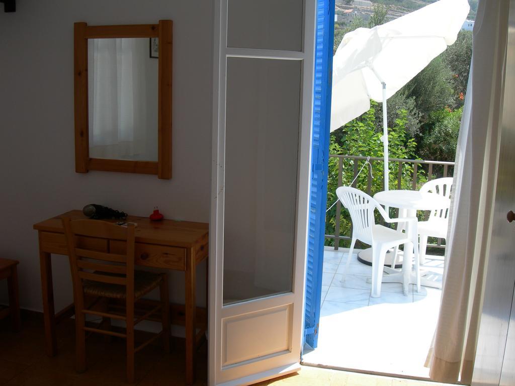 Bizas Rooms & Studios Páros Eksteriør bilde